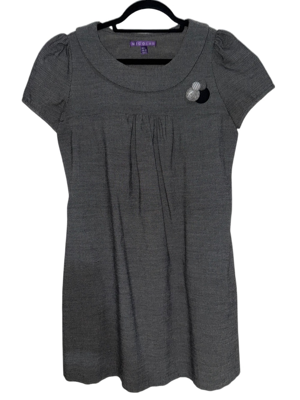 NICOLA Gray Short-Sleeve Knit Dress with Decorative Pin Size Large